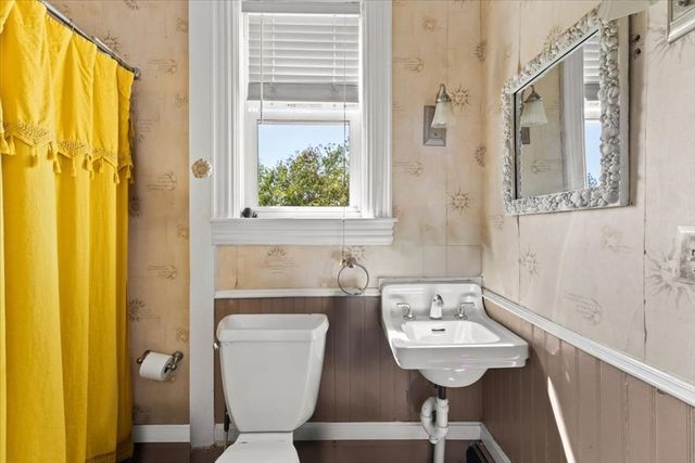 878 Highland Ave, Fall River, MA 02720