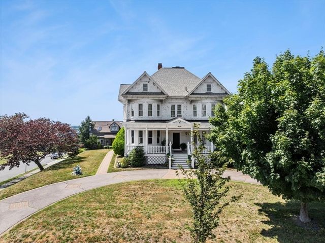 878 Highland Ave, Fall River, MA 02720