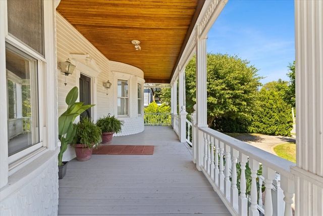 878 Highland Ave, Fall River, MA 02720