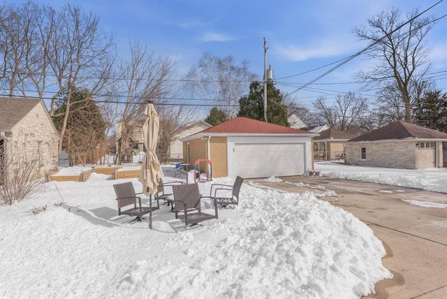 2416 N 91st STREET, Wauwatosa, WI 53226