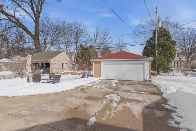 2416 N 91st STREET, Wauwatosa, WI 53226
