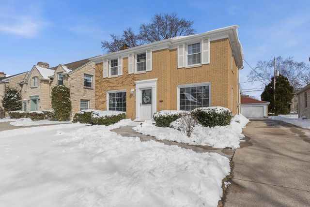 2416 N 91st STREET, Wauwatosa, WI 53226
