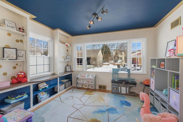 2416 N 91st STREET, Wauwatosa, WI 53226