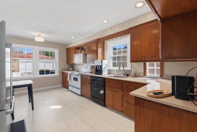 2416 N 91st STREET, Wauwatosa, WI 53226