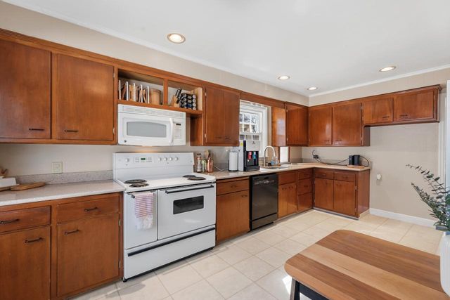 2416 N 91st STREET, Wauwatosa, WI 53226