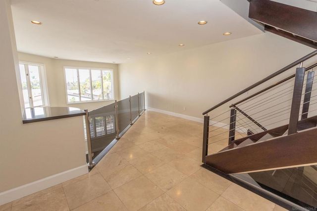 2511 Manchester Ave, Cardiff By The Sea, CA 92007