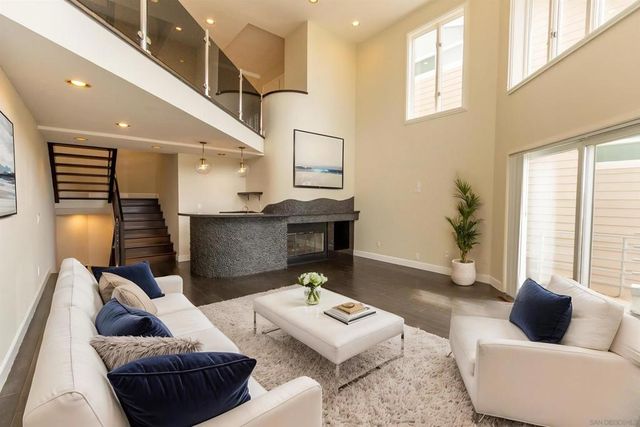 2511 Manchester Ave, Cardiff By The Sea, CA 92007
