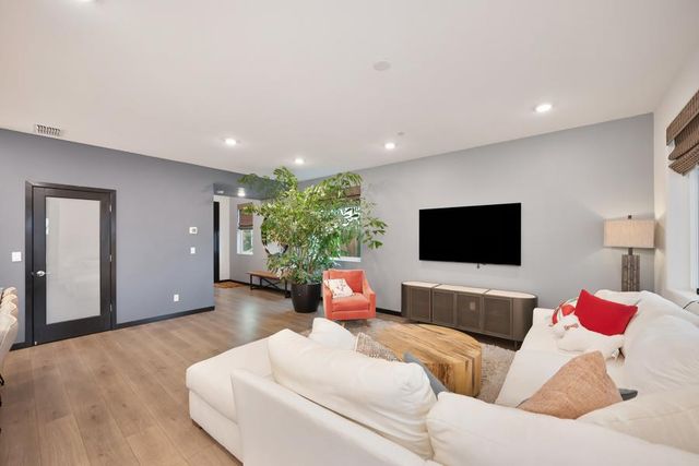 2690 Alcove Way, Sacramento, CA 95833