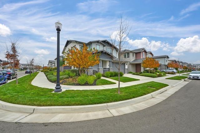 2690 Alcove Way, Sacramento, CA 95833