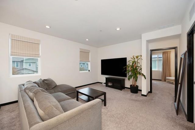 2690 Alcove Way, Sacramento, CA 95833