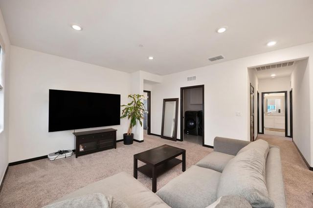 2690 Alcove Way, Sacramento, CA 95833