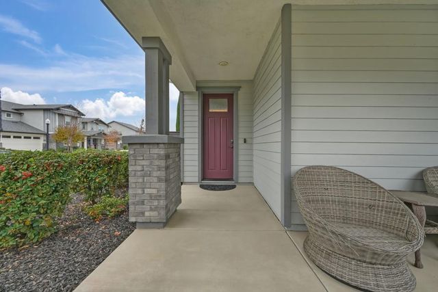 2690 Alcove Way, Sacramento, CA 95833