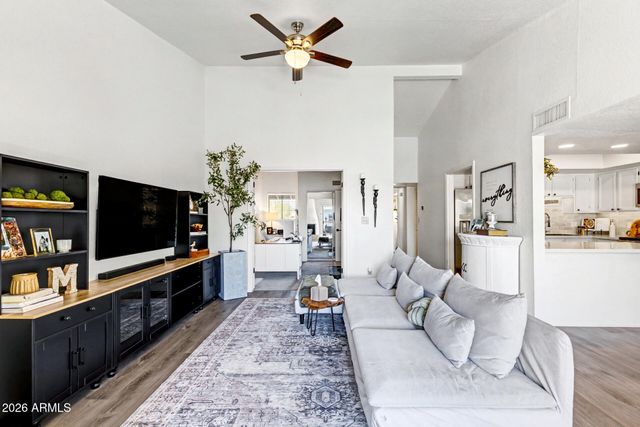 8202 N 21ST Drive B206, Phoenix, AZ 85021