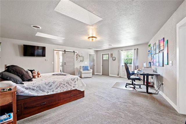 4815 Cheyenne Lane, Mclouth, KS 66054