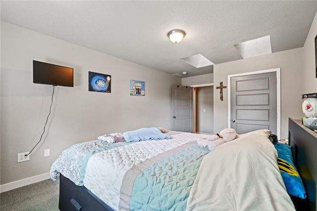 4815 Cheyenne Lane, Mclouth, KS 66054