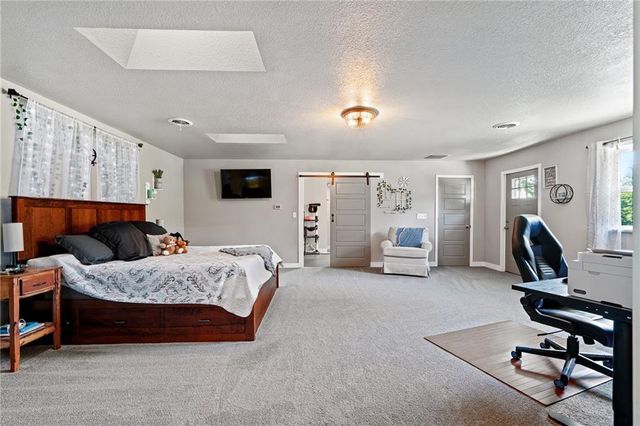 4815 Cheyenne Lane, Mclouth, KS 66054