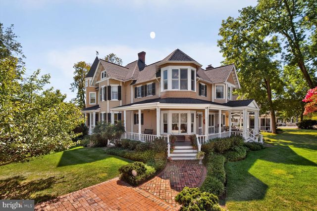 10400 MONTGOMERY AVE, Kensington, MD 20895