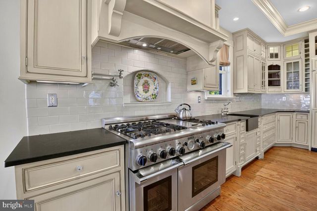 10400 MONTGOMERY AVE, Kensington, MD 20895