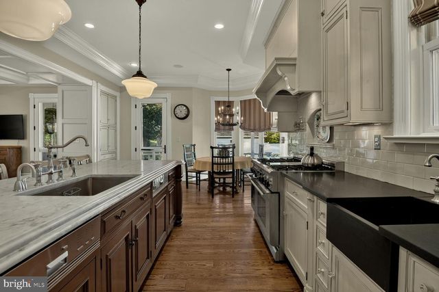 10400 MONTGOMERY AVE, Kensington, MD 20895