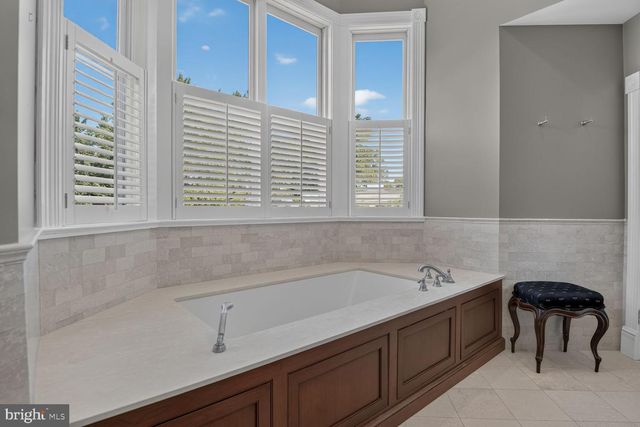 10400 MONTGOMERY AVE, Kensington, MD 20895