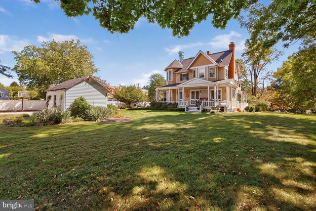 10400 MONTGOMERY AVE, Kensington, MD 20895