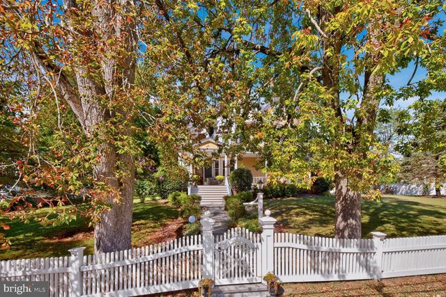 10400 MONTGOMERY AVE, Kensington, MD 20895