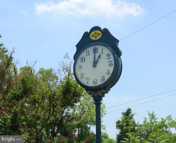 10400 MONTGOMERY AVE, Kensington, MD 20895