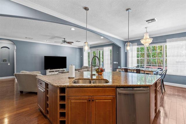 3317 W LEONA STREET, Tampa, FL 33629