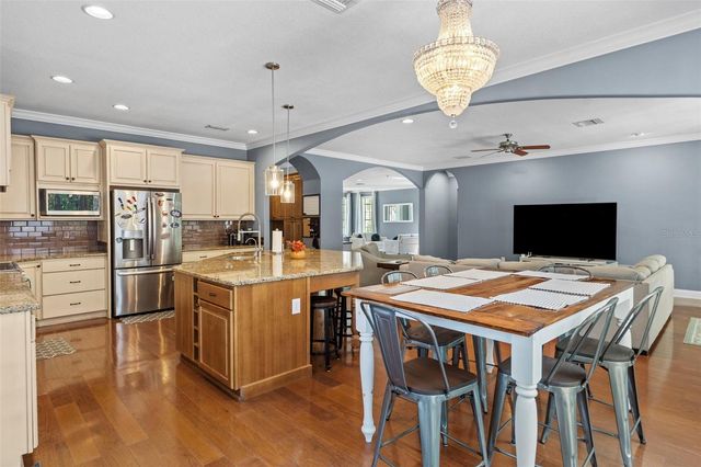 3317 W LEONA STREET, Tampa, FL 33629