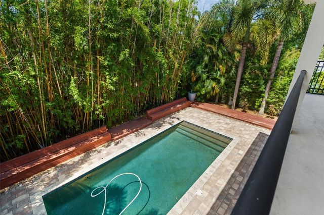 3317 W LEONA STREET, Tampa, FL 33629