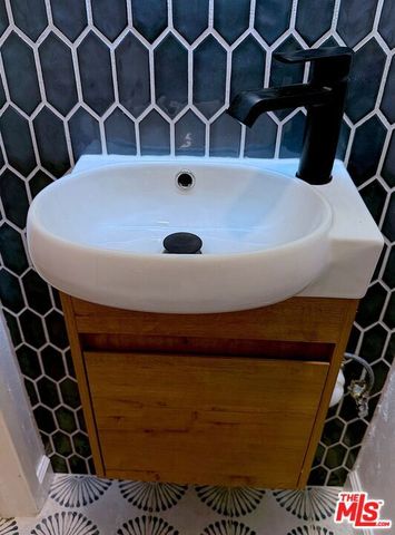 5825 Bowcroft Street 1, Los Angeles, CA 90016