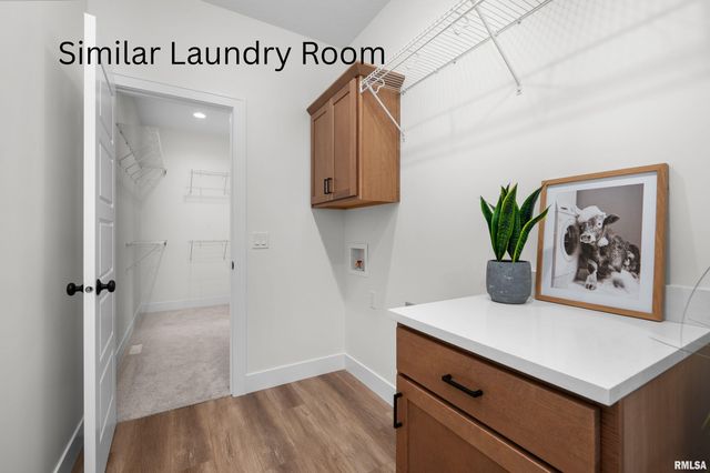 4727 WILLOW Circle, Davenport, IA 52806