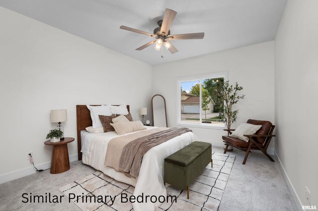 4727 WILLOW Circle, Davenport, IA 52806