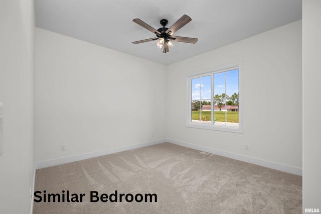 4727 WILLOW Circle, Davenport, IA 52806