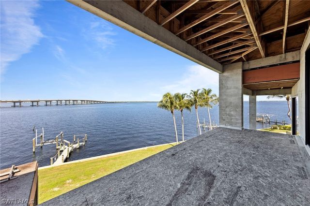 1211 Caloosa PT, Fort Myers, FL 33901