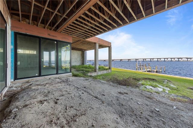 1211 Caloosa PT, Fort Myers, FL 33901