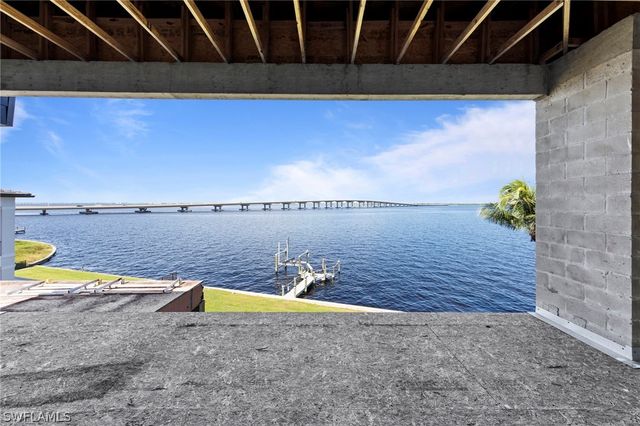 1211 Caloosa PT, Fort Myers, FL 33901