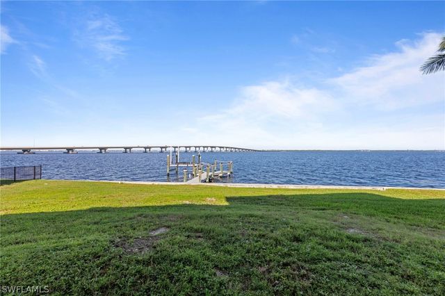 1211 Caloosa PT, Fort Myers, FL 33901