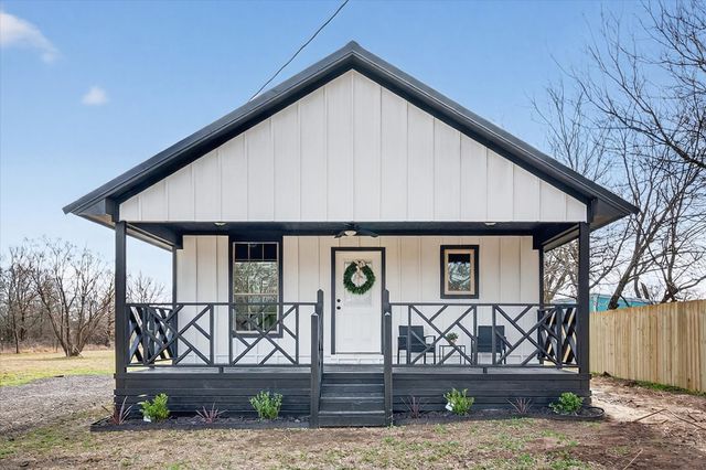 705 S 3rd Street E, Dawson, TX 76639