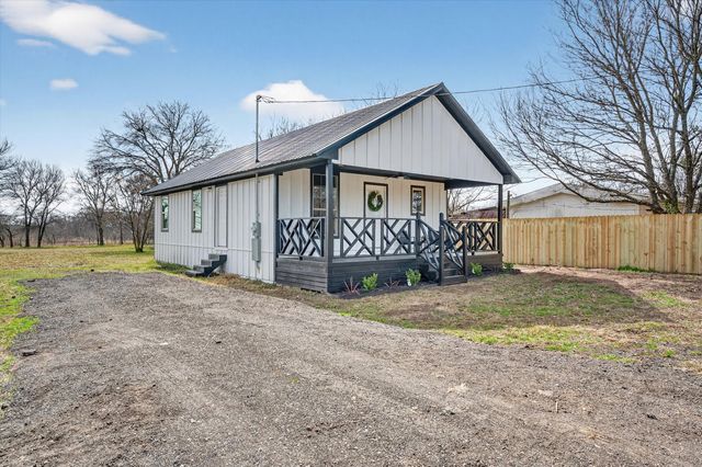 705 S 3rd Street E, Dawson, TX 76639