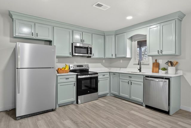 705 S 3rd Street E, Dawson, TX 76639