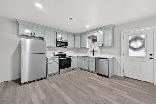 705 S 3rd Street E, Dawson, TX 76639