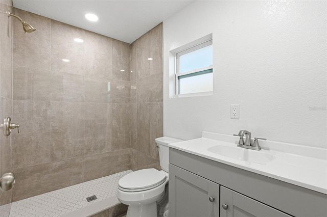 2305 E 148TH AVENUE, Lutz, FL 33549