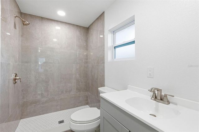 2305 E 148TH AVENUE, Lutz, FL 33549