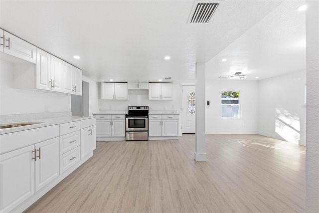 2305 E 148TH AVENUE, Lutz, FL 33549