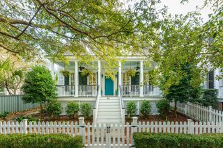 46 Eastlake Road, Mount Pleasant, SC 29464