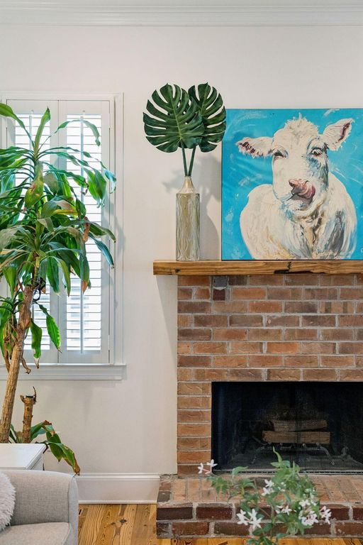 Image 12 of property listing at 46 Eastlake Road, Mount Pleasant, SC 29464