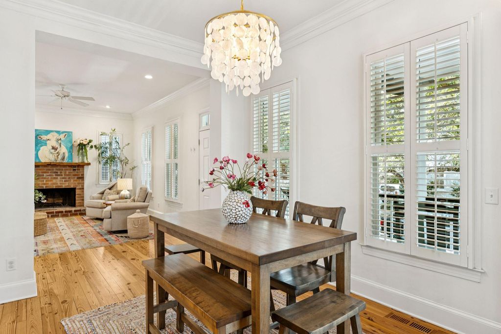 Image 15 of property listing at 46 Eastlake Road, Mount Pleasant, SC 29464