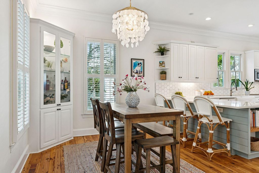 Image 16 of property listing at 46 Eastlake Road, Mount Pleasant, SC 29464