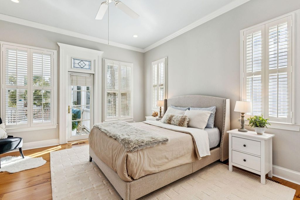 Image 26 of property listing at 46 Eastlake Road, Mount Pleasant, SC 29464